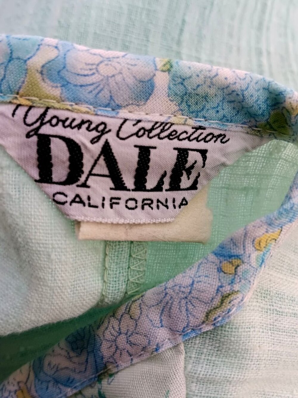 True Vintage Top Blouse Small 70's Boho Pastel Floral Lace Tie Neck